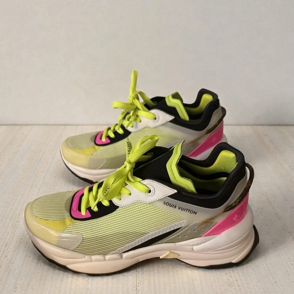 Louis Vuitton Sneakers in White and Yellow - Picture 4 of 6